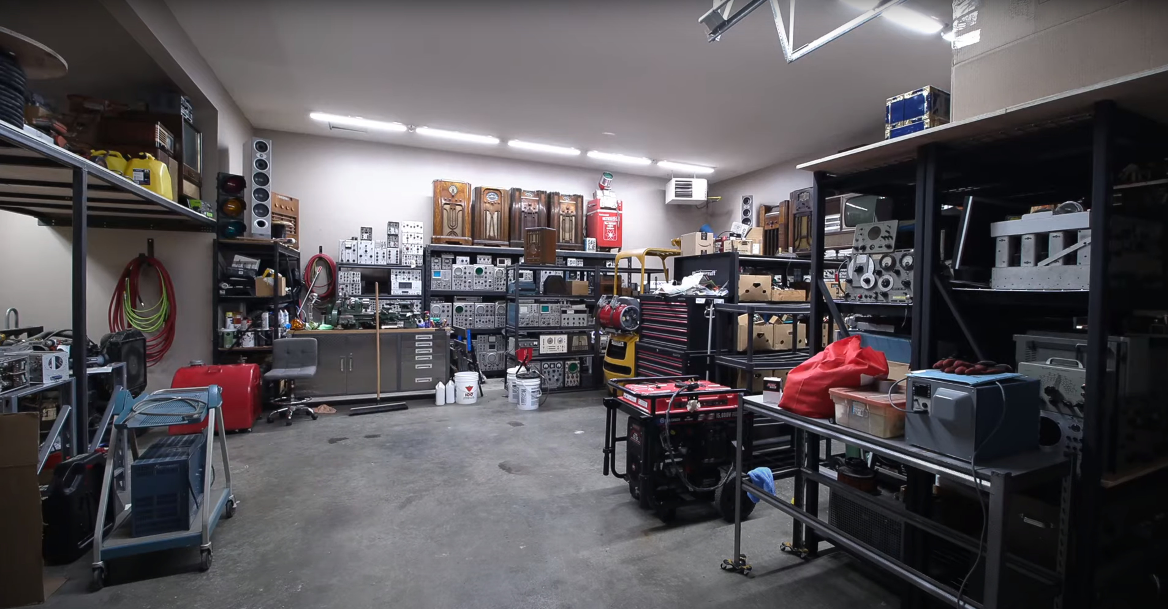 meeting-backgrounds/Mr Carlsons Lab-002.jpg